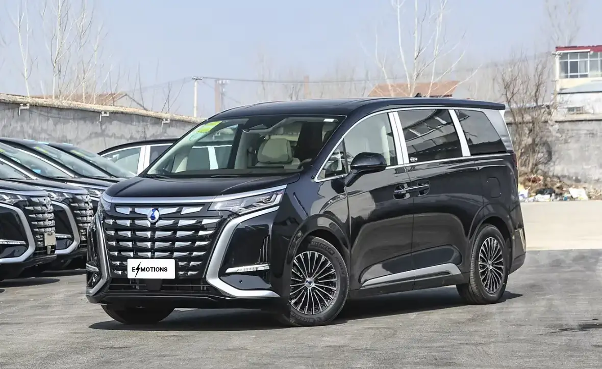 BYD Mercedes Denza D9